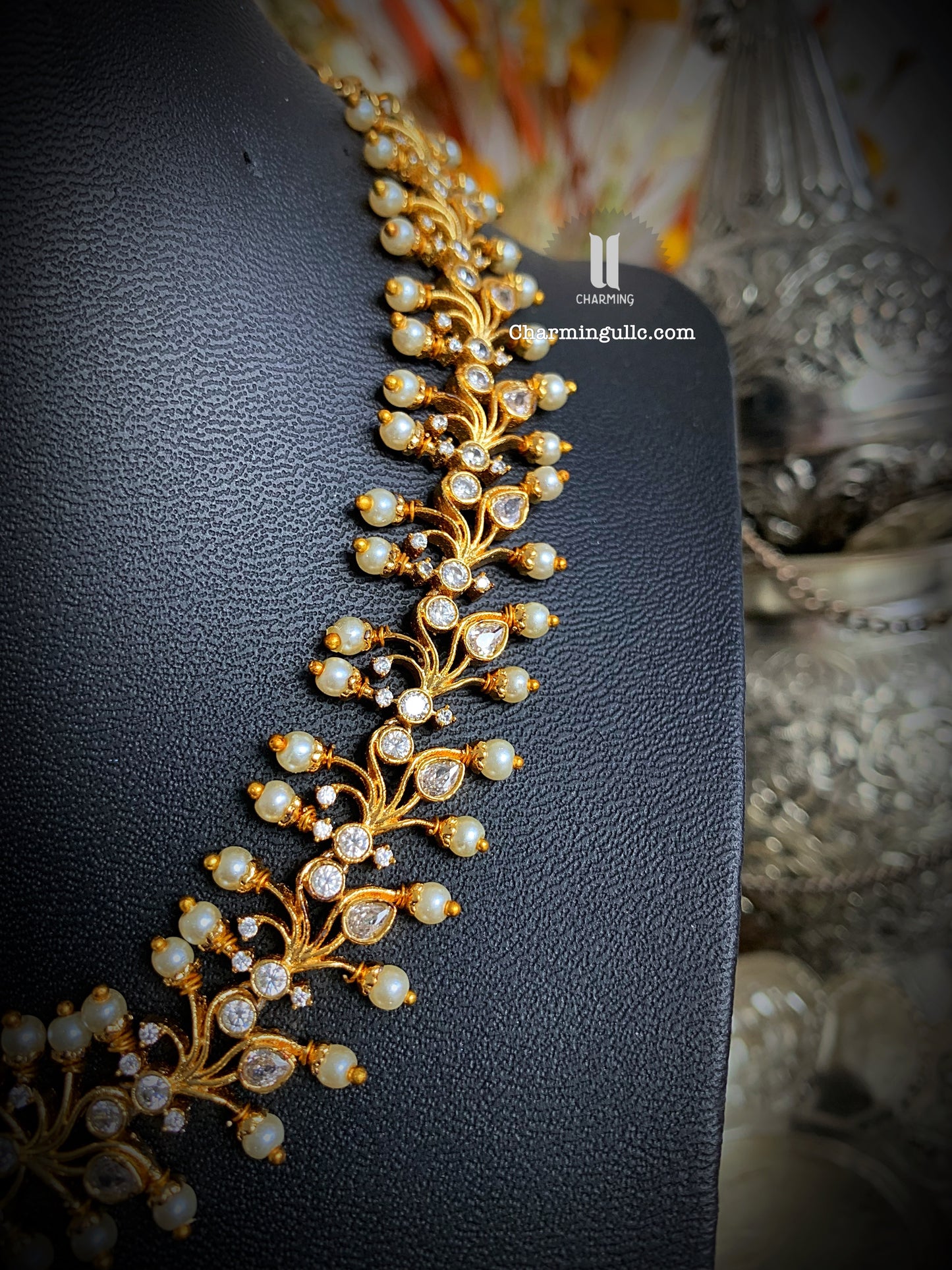 Mrinali choker