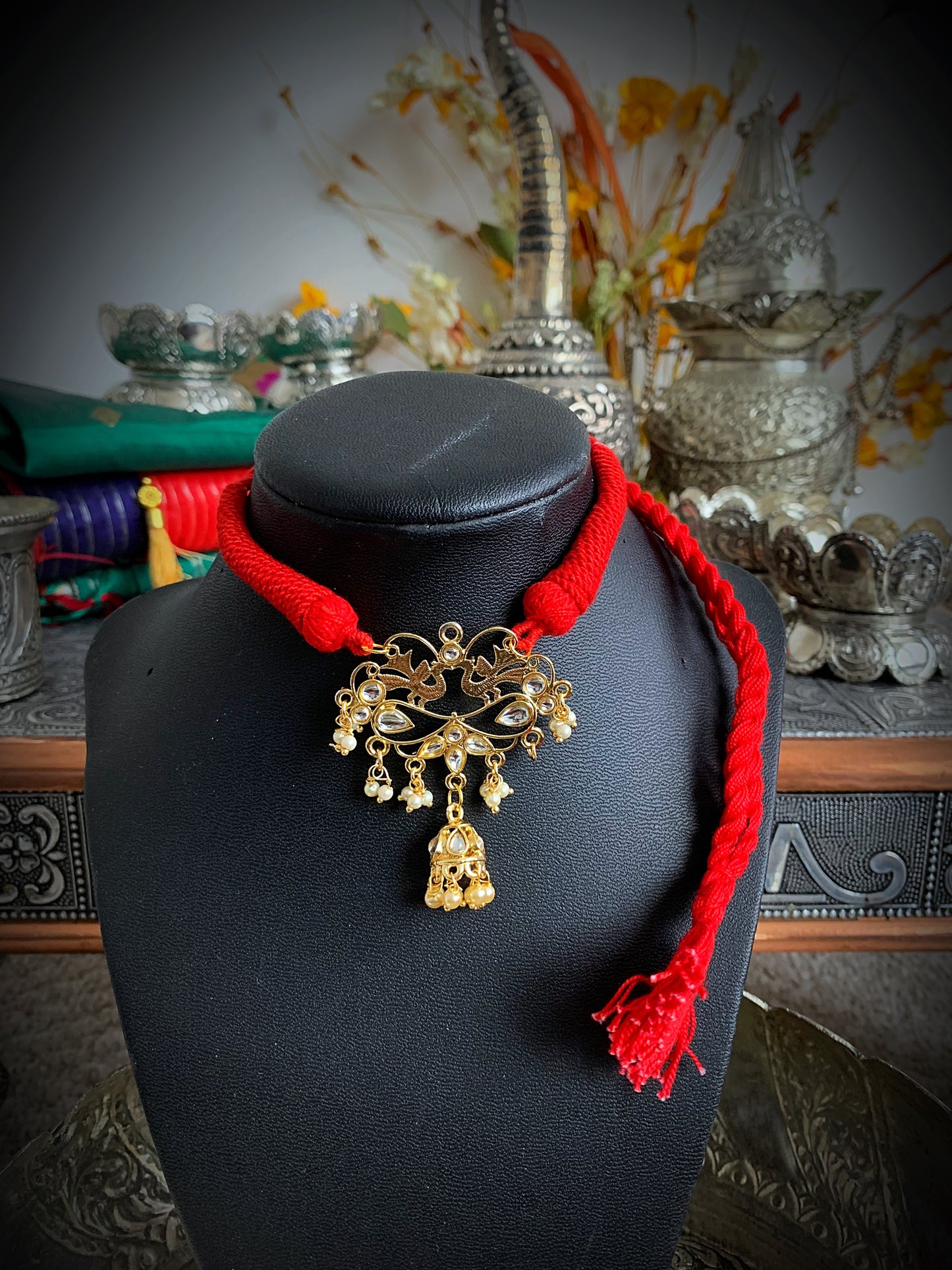 Ravya choker