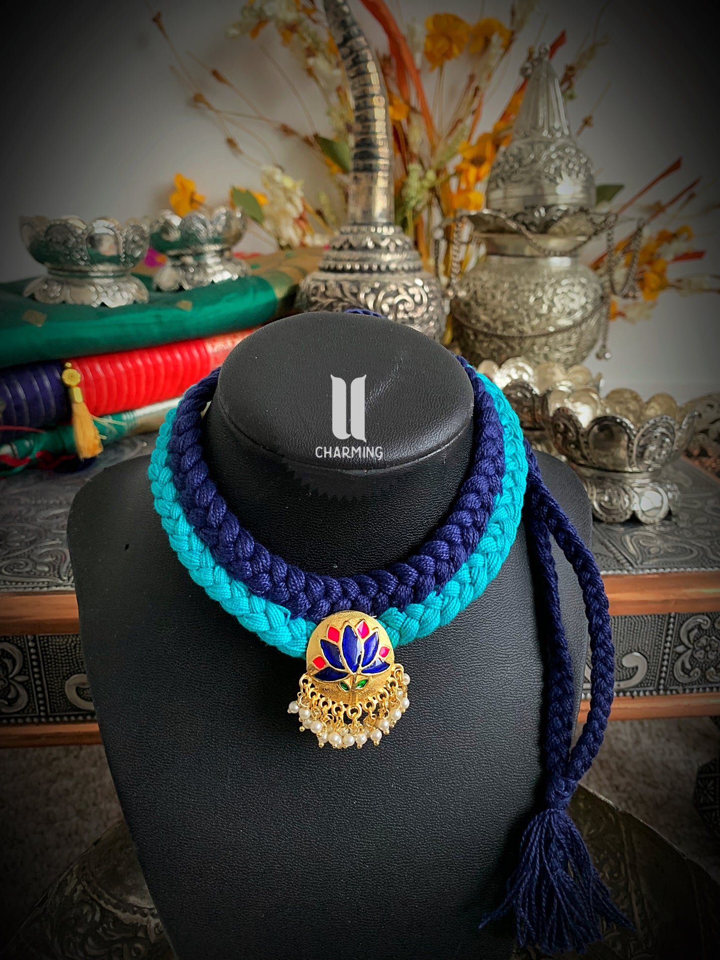 Vivya Choker