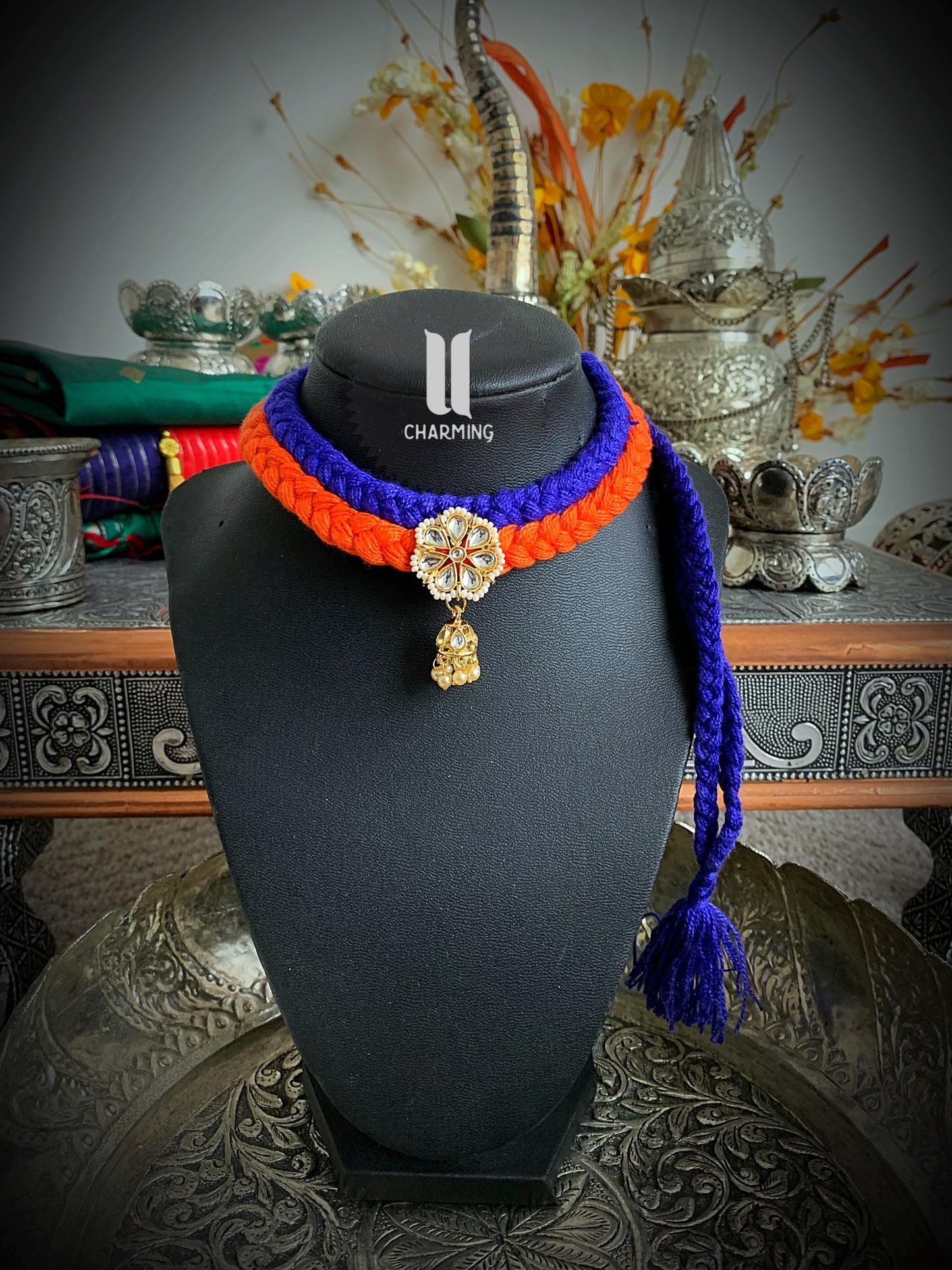 Minerva choker