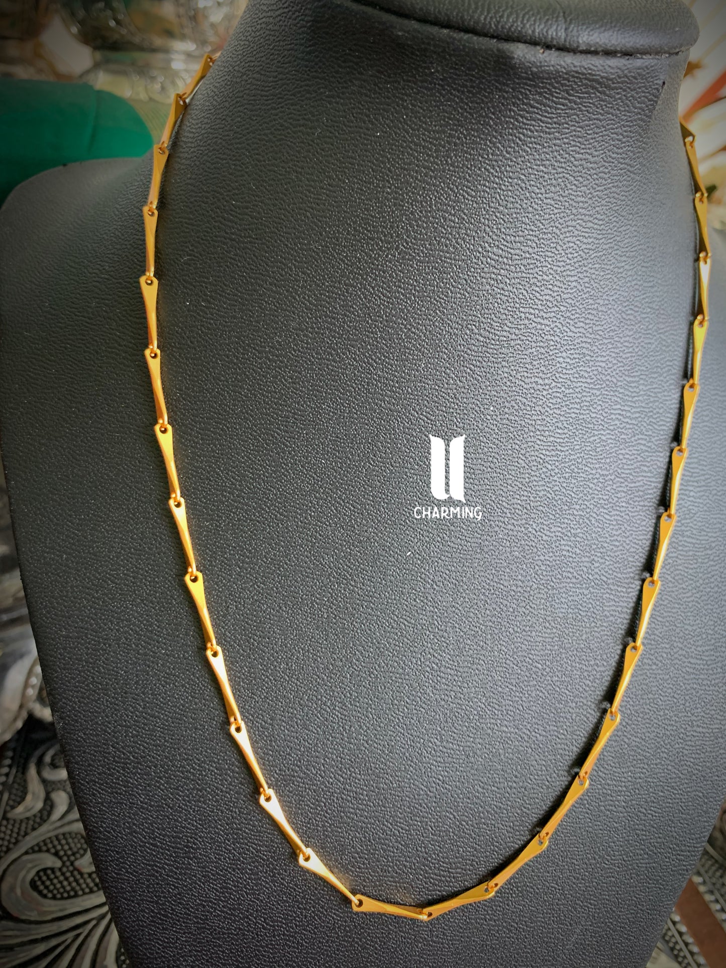 Meela simple chains