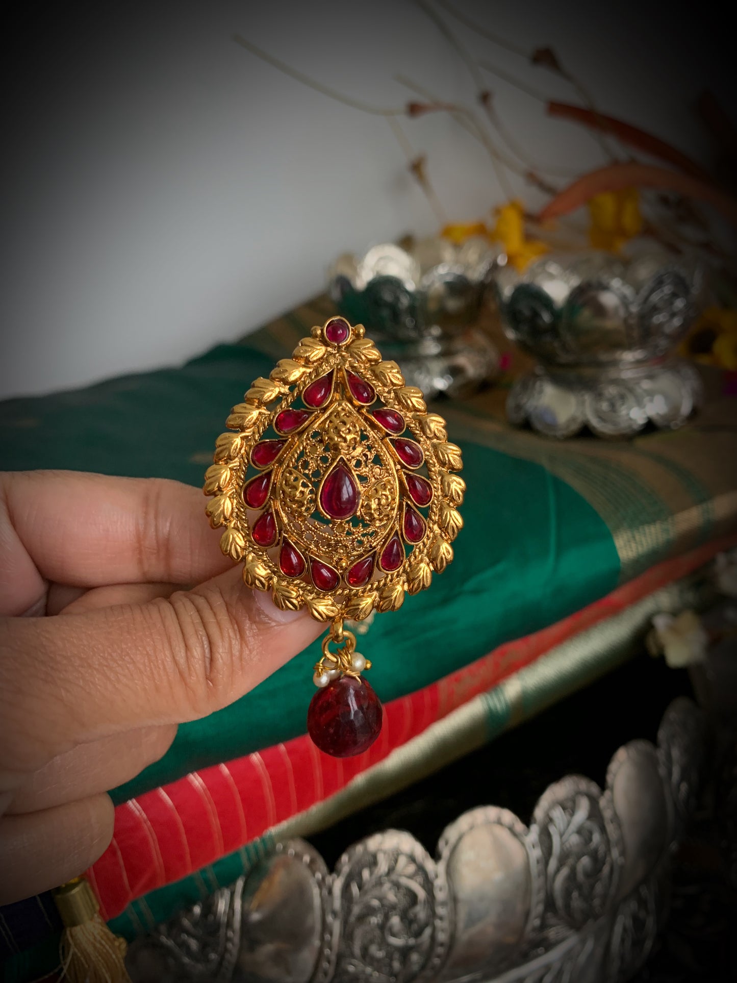 Kamala hair accessory