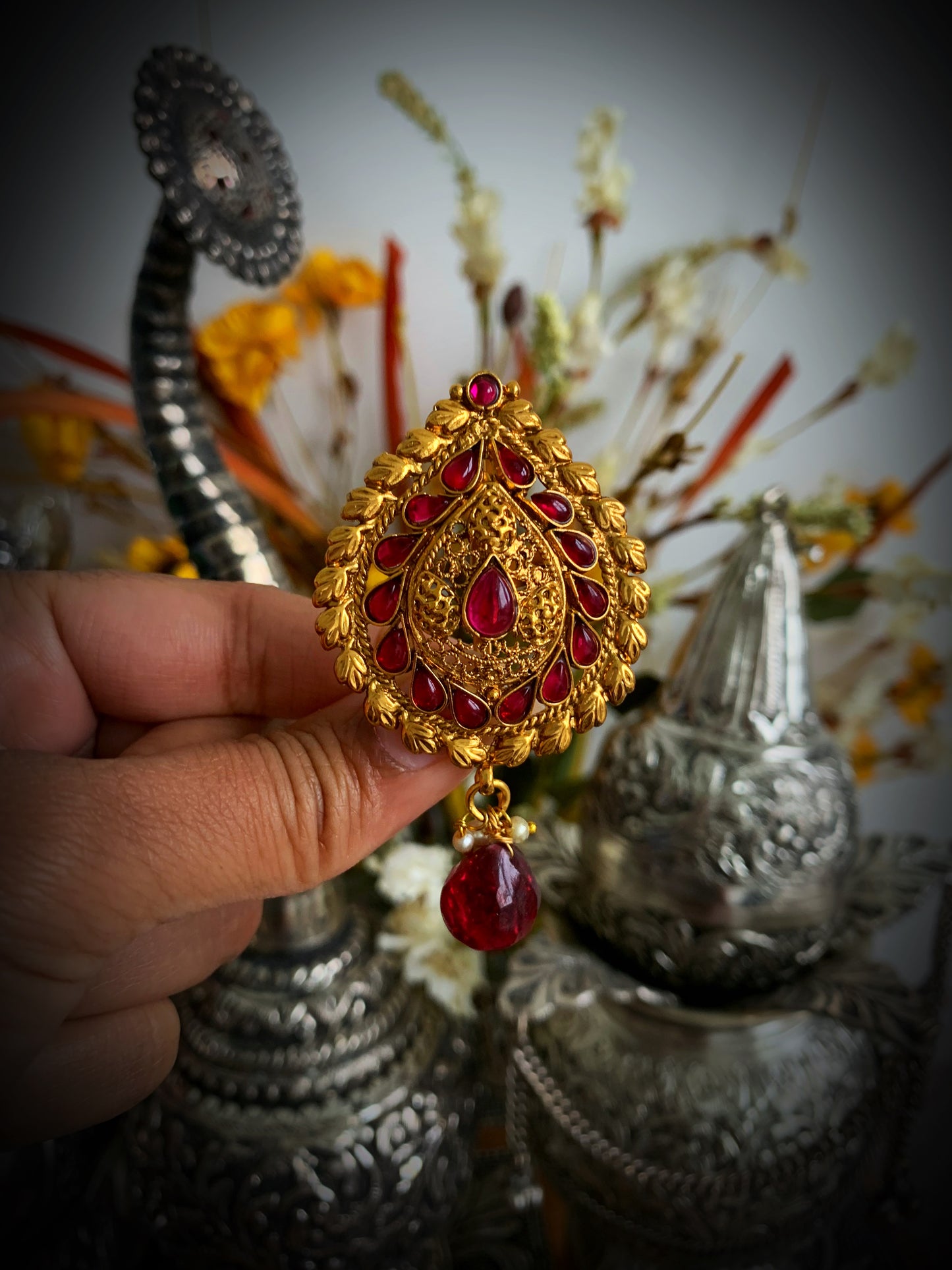 Kamala hair accessory