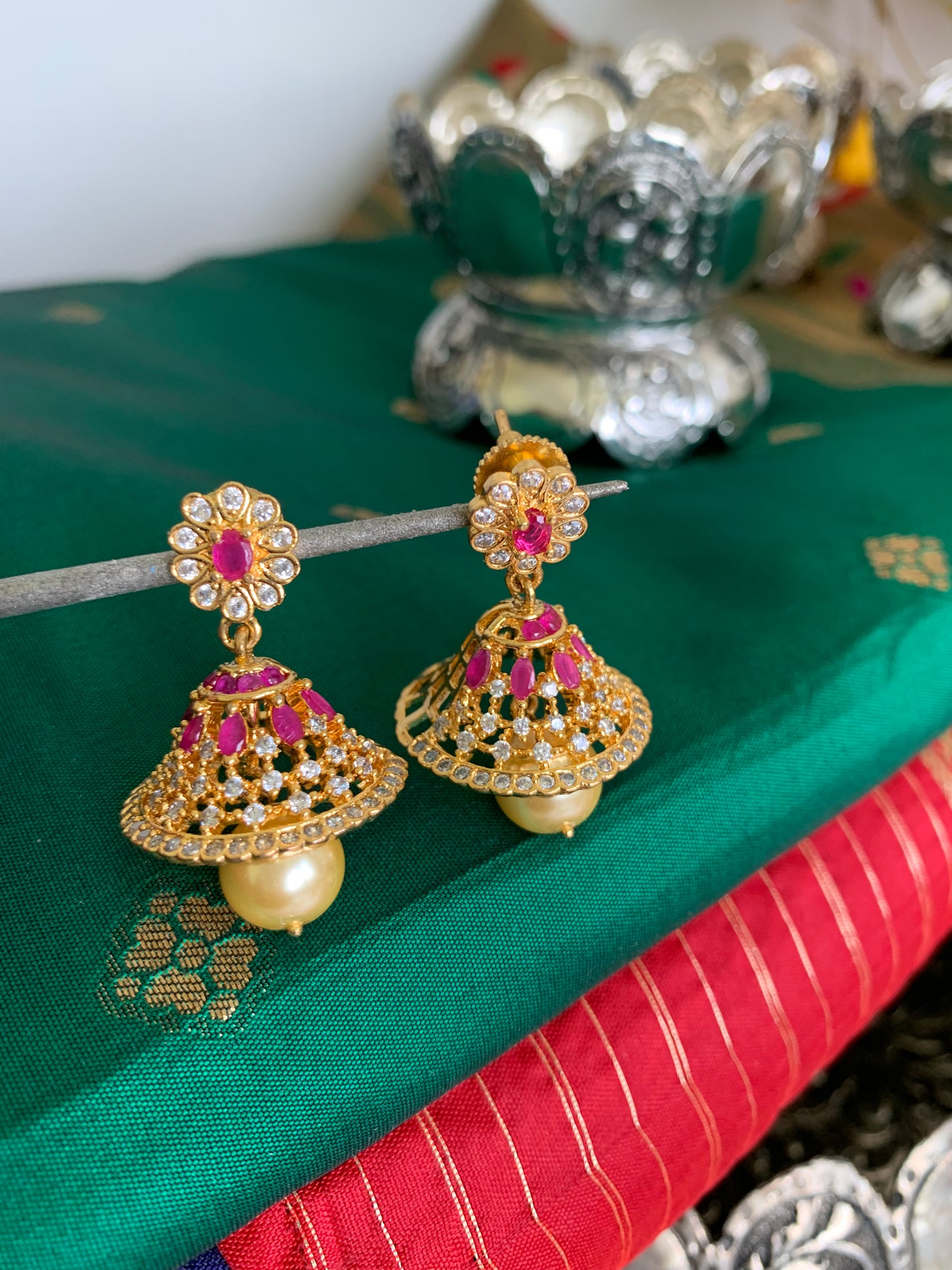 Bindu Jhumka